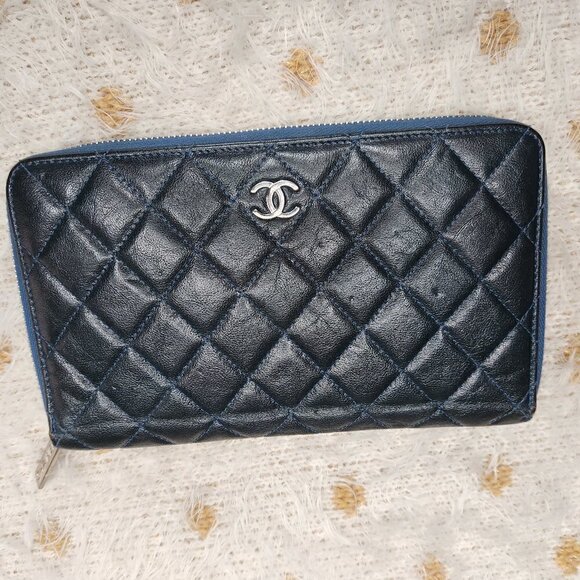 Chanel Diamond-quilted CC Caviar zip-around Wallet - Picture 2 of 9